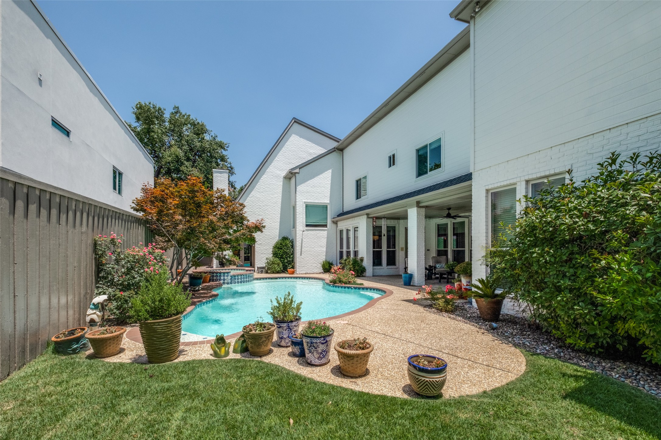 3609 Mockingbird Lane