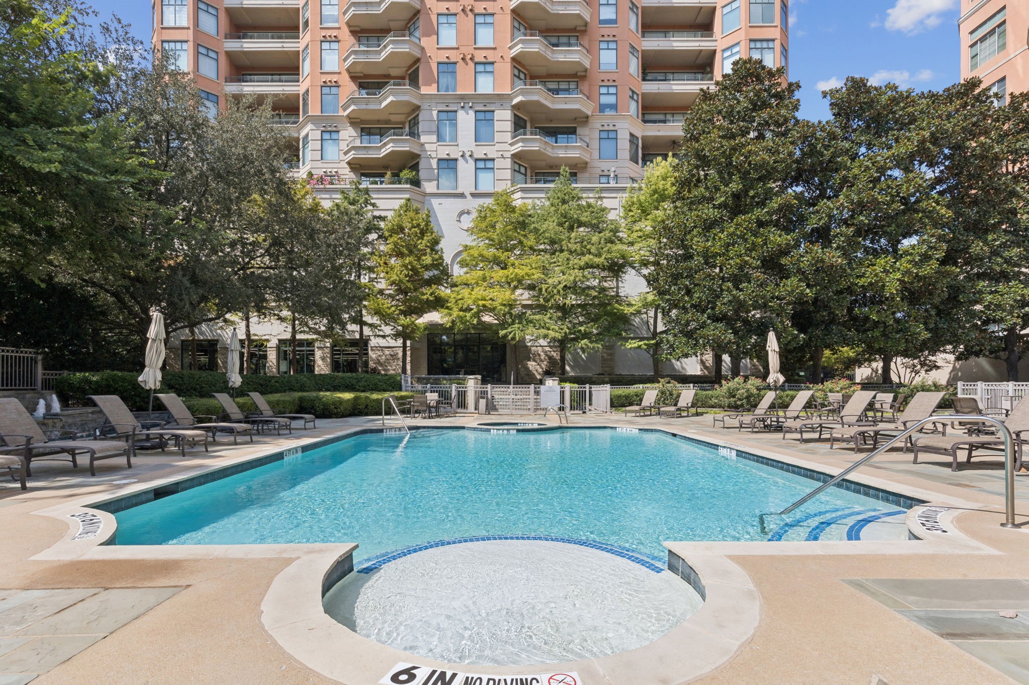 2828 Hood Street 1506