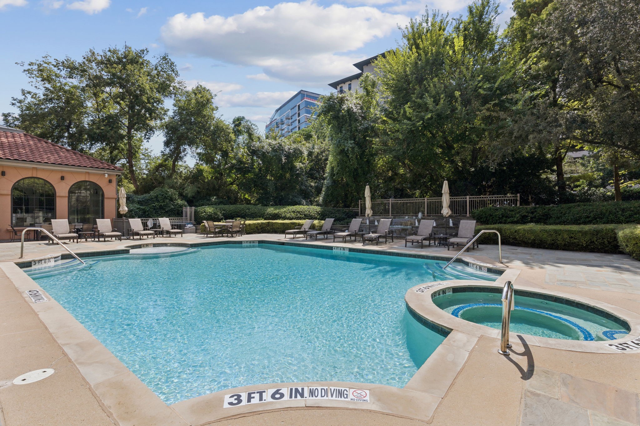 2828 Hood Street 1506