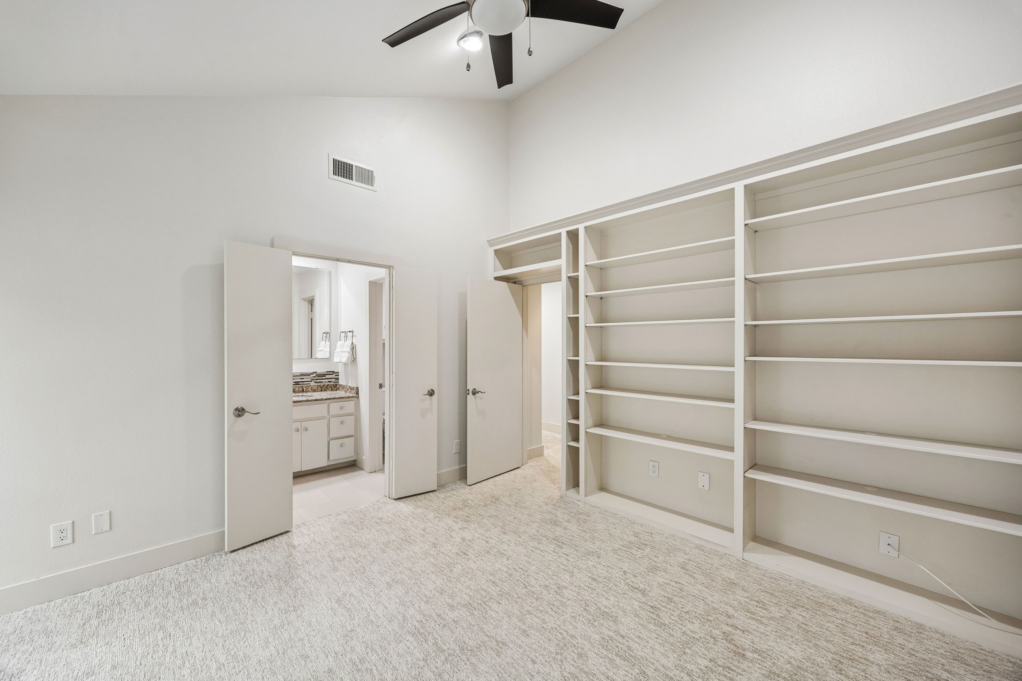 4242 Travis Street 111