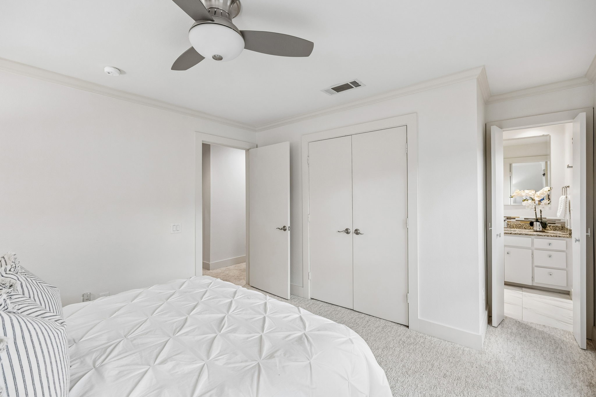 4242 Travis Street 111