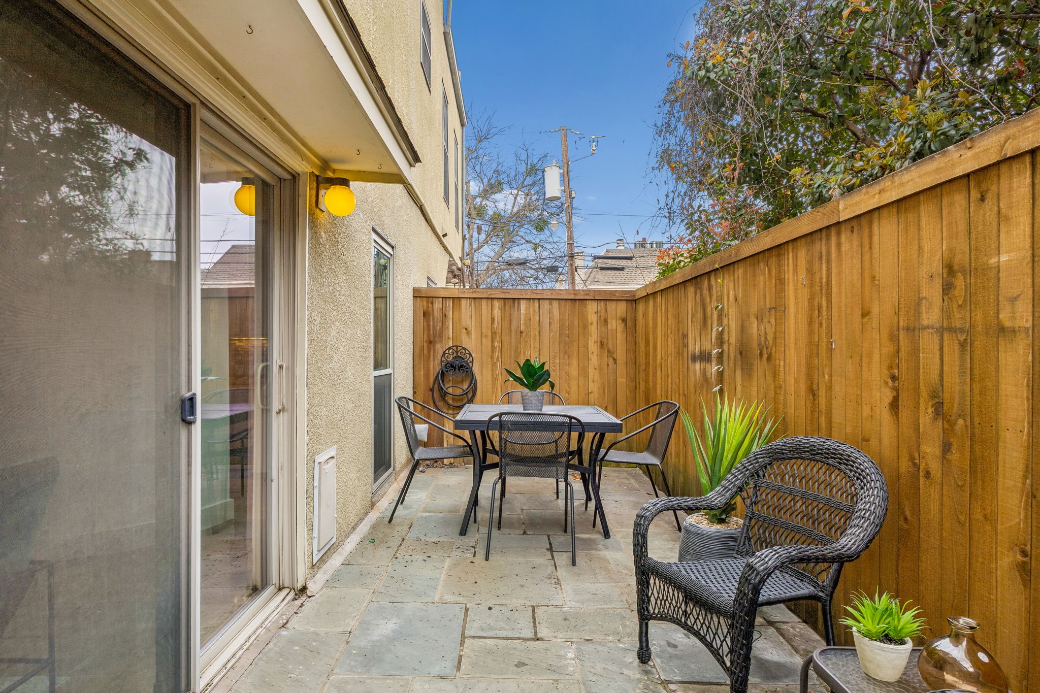 4242 Travis Street 111