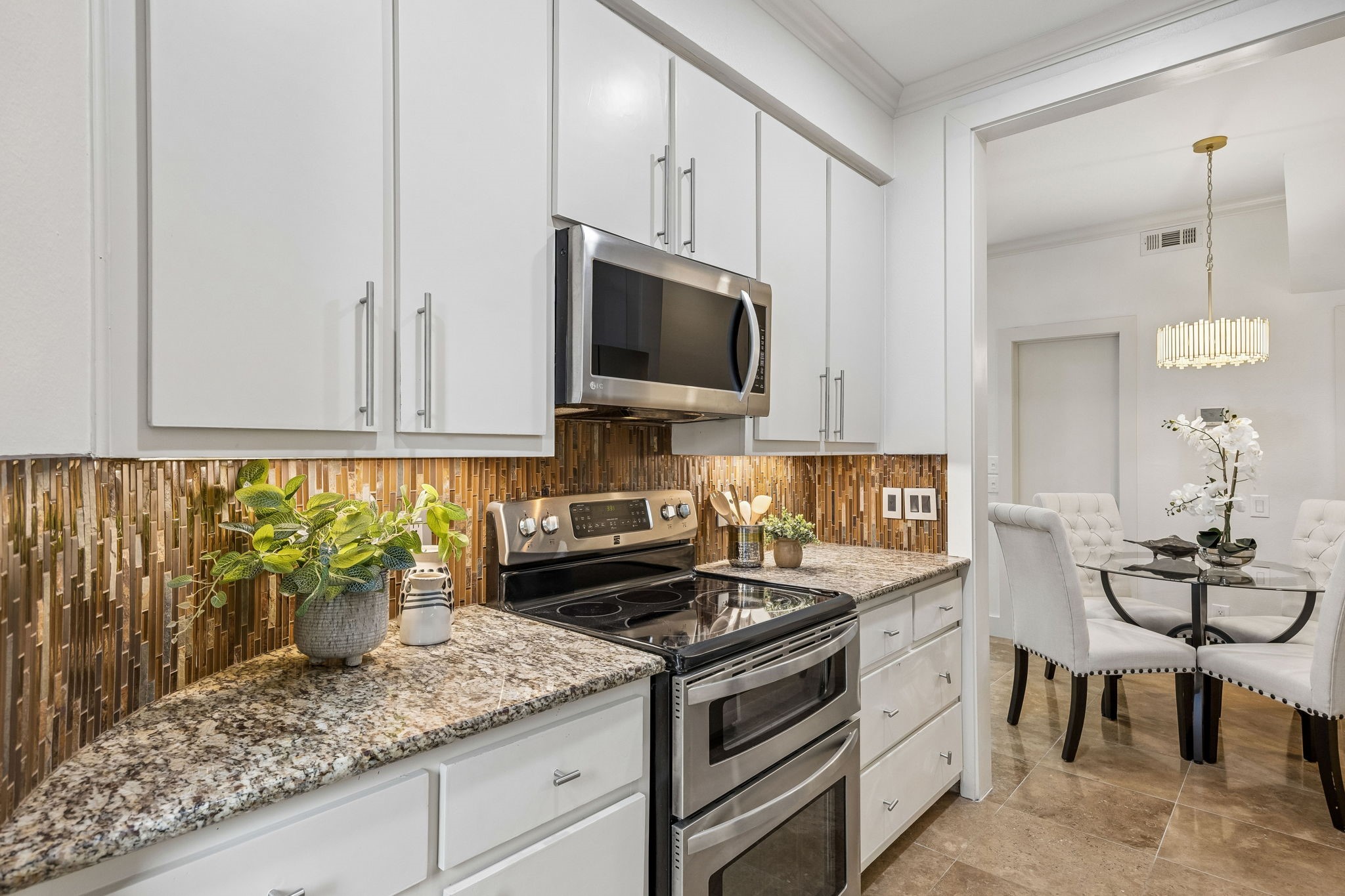 4242 Travis Street 111