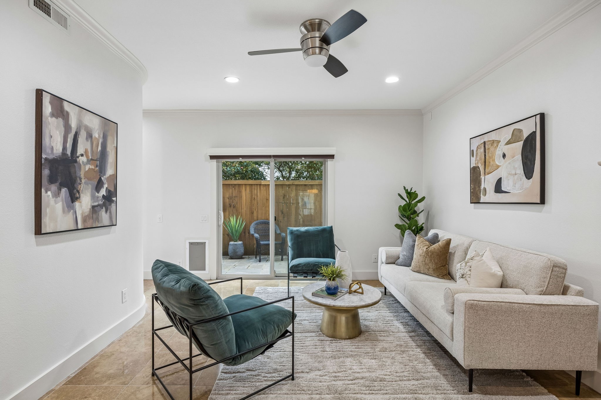 4242 Travis Street 111