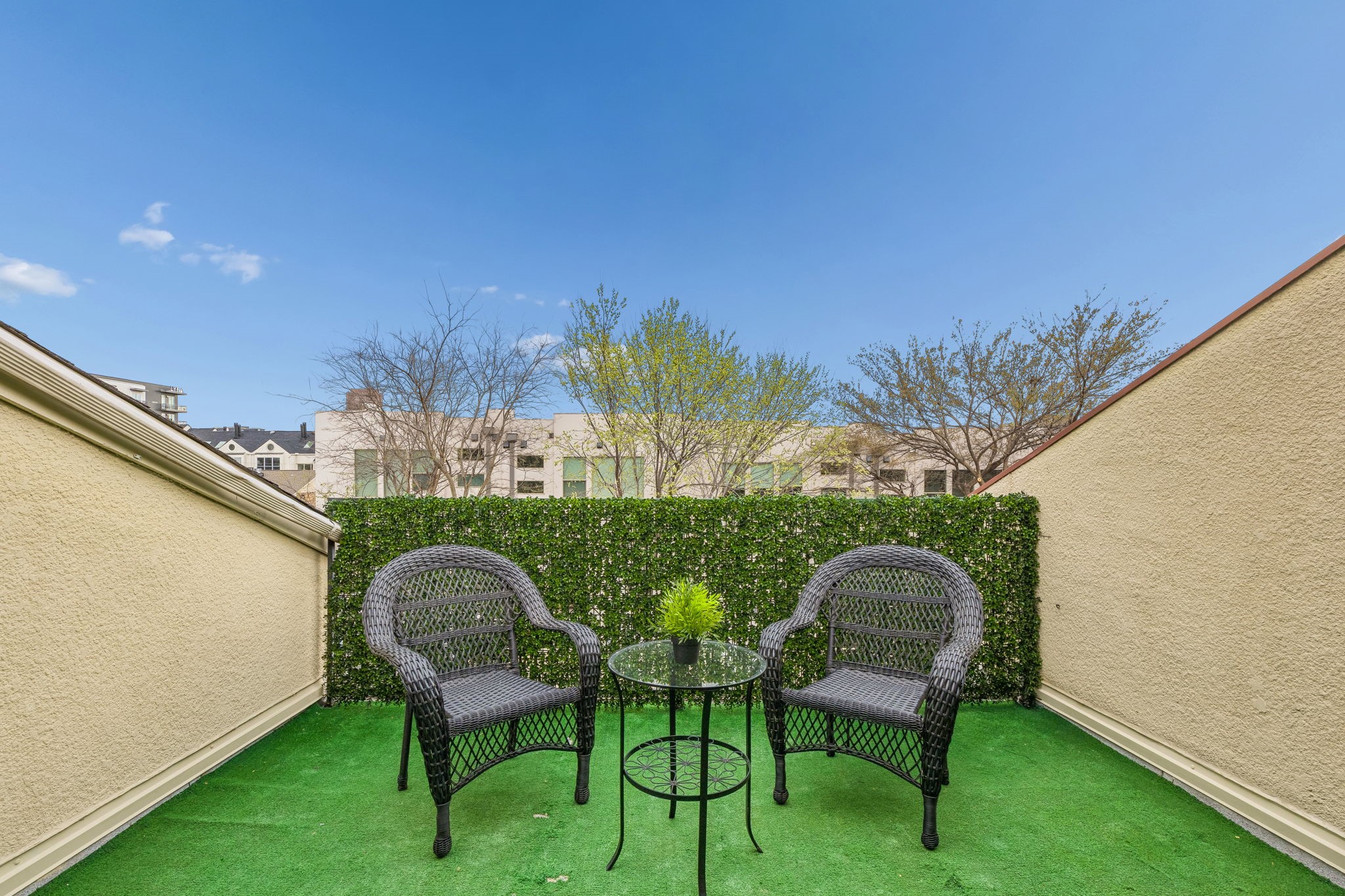 4242 Travis Street 111