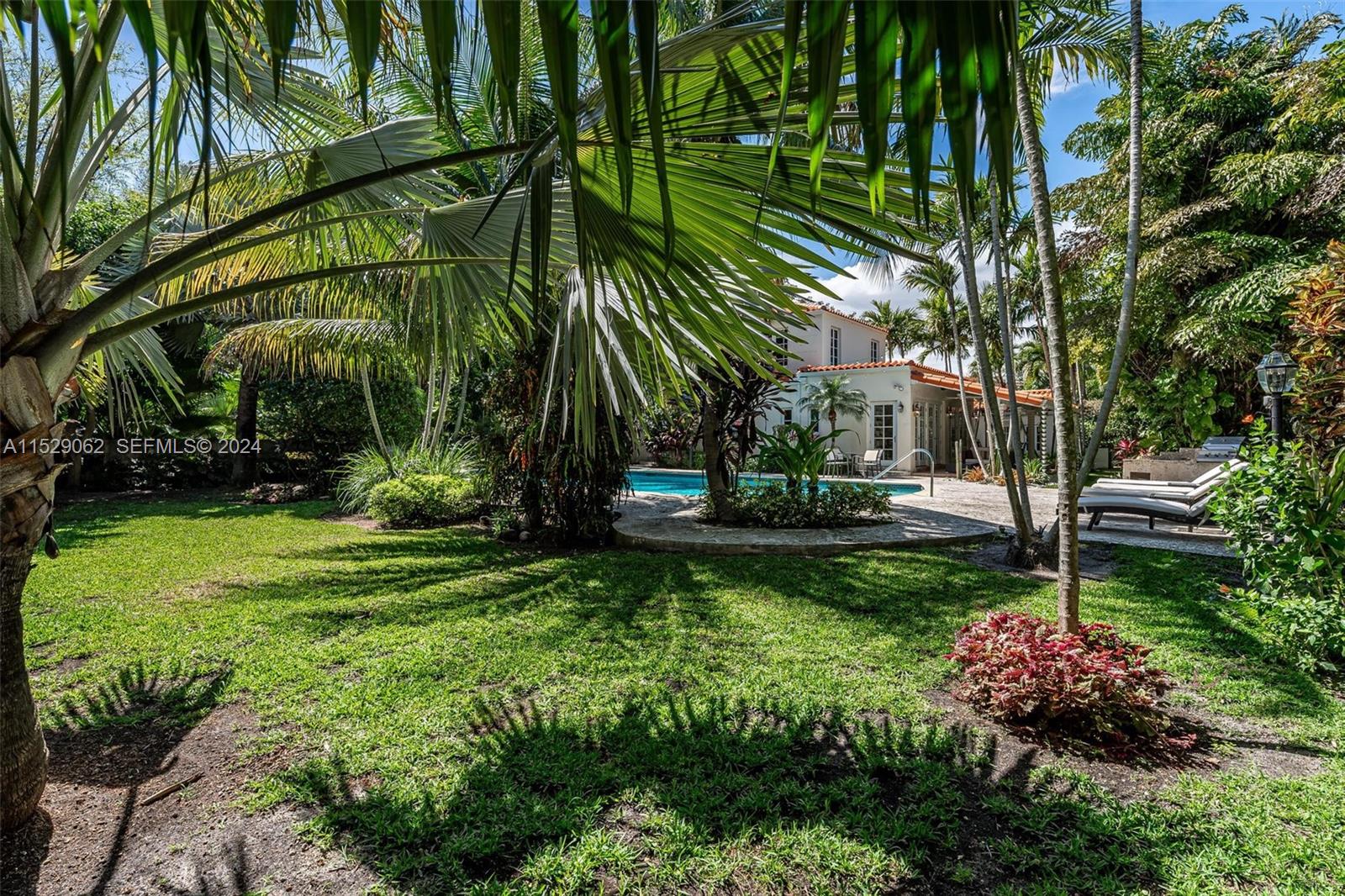 469 NE 55th Street