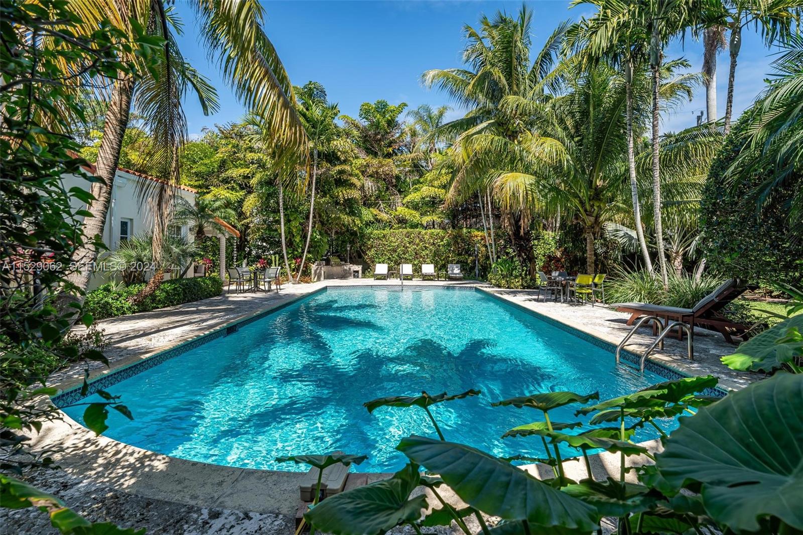 469 NE 55th Street