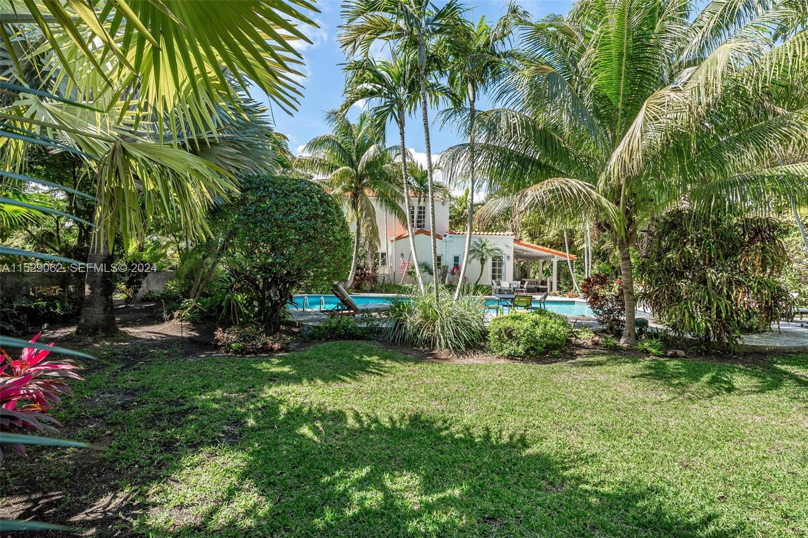 469 NE 55th Street