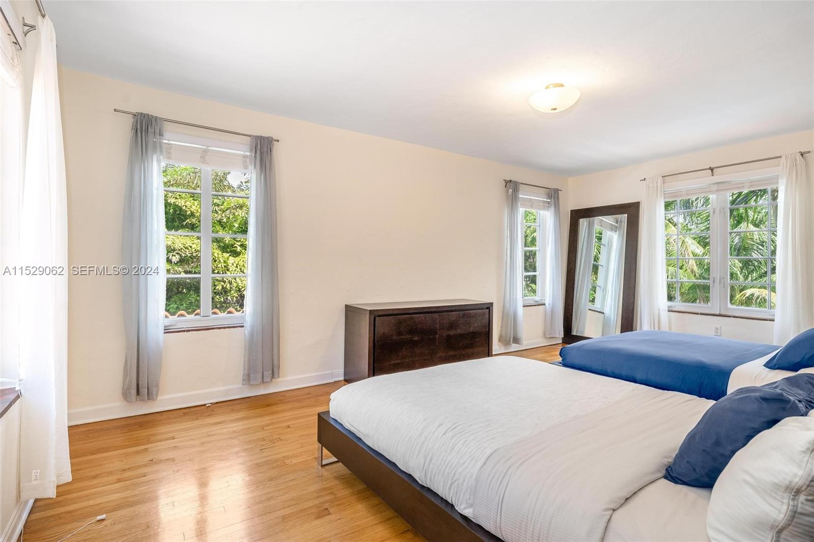 469 NE 55th Street
