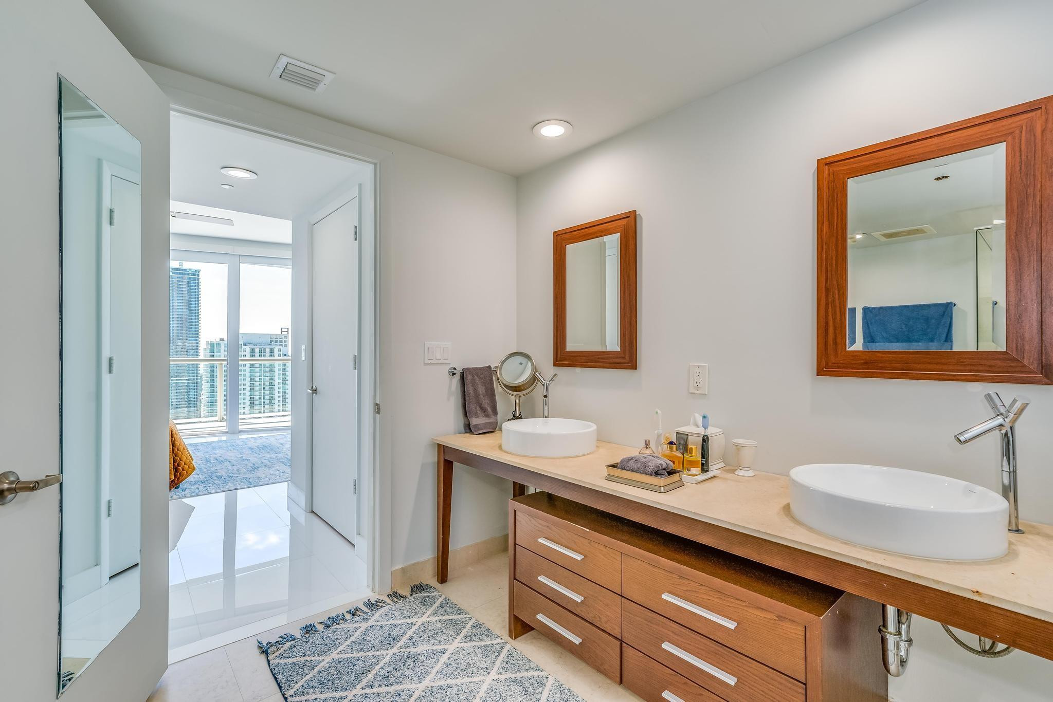 495 Brickell Avenue 5605