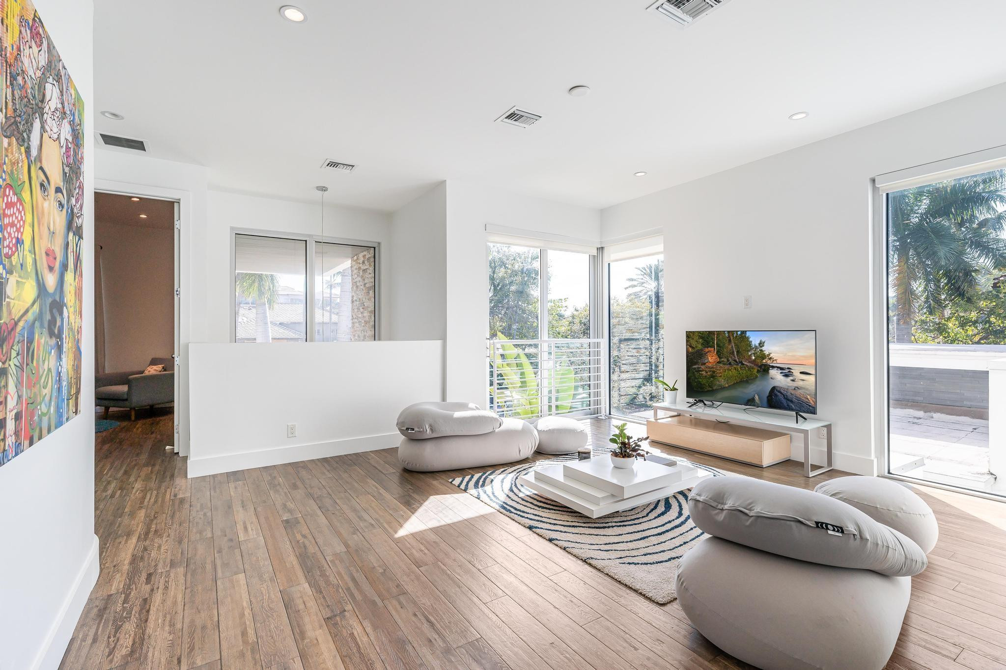 117 S Gordon Road