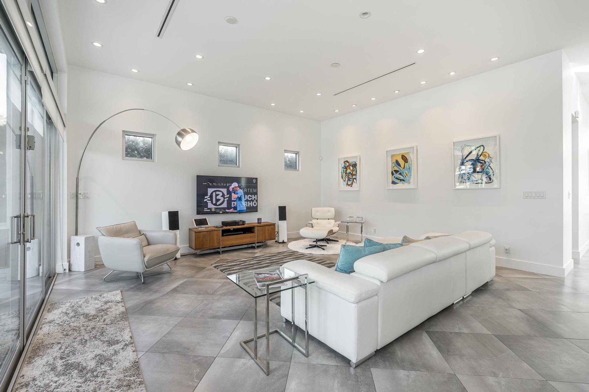 117 S Gordon Road
