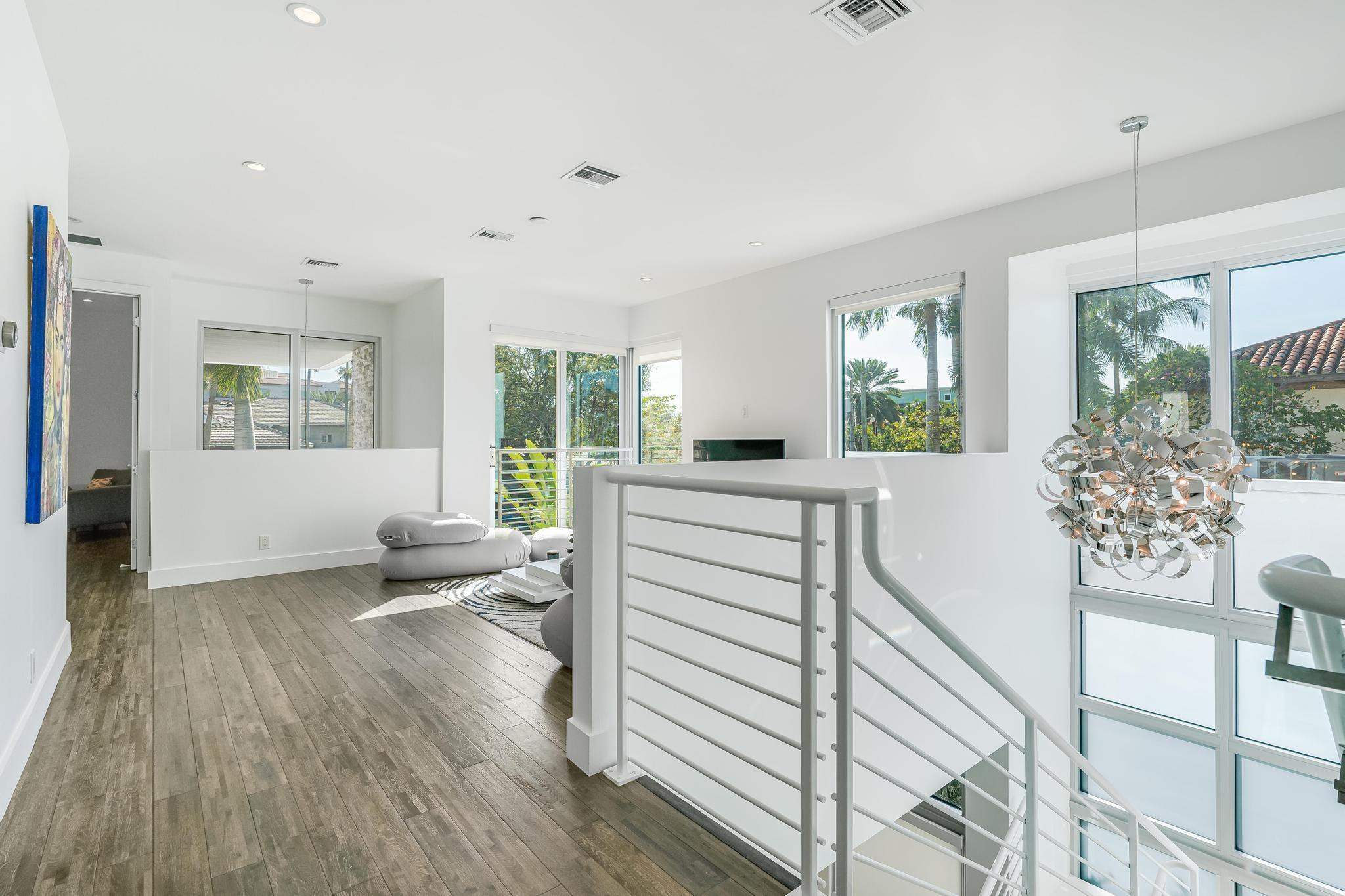 117 S Gordon Road