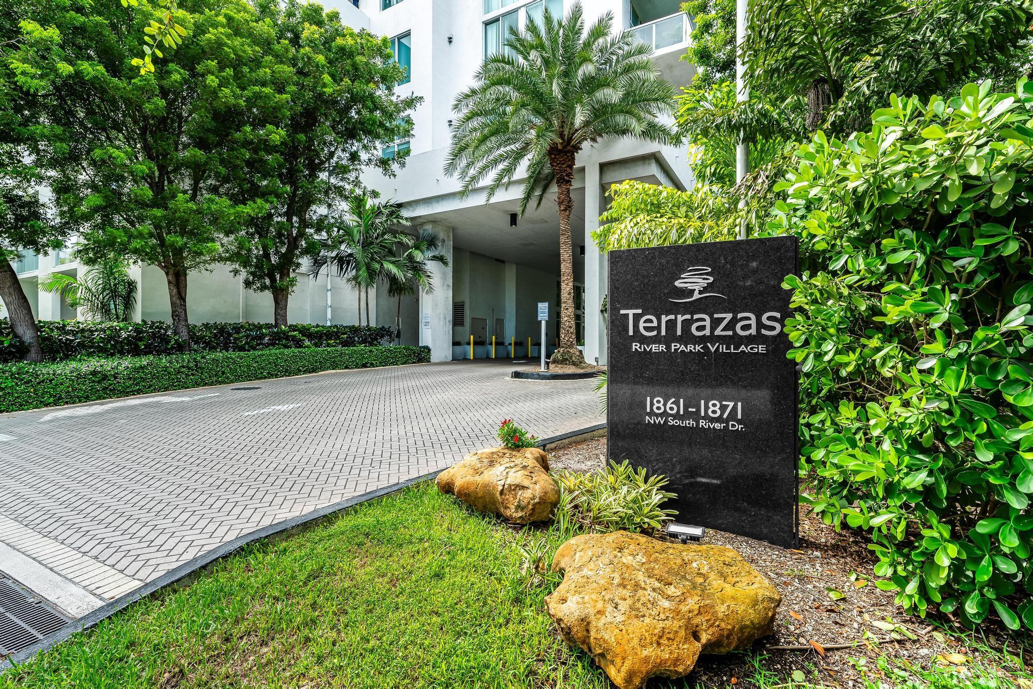 1871 NW South River Dr 702