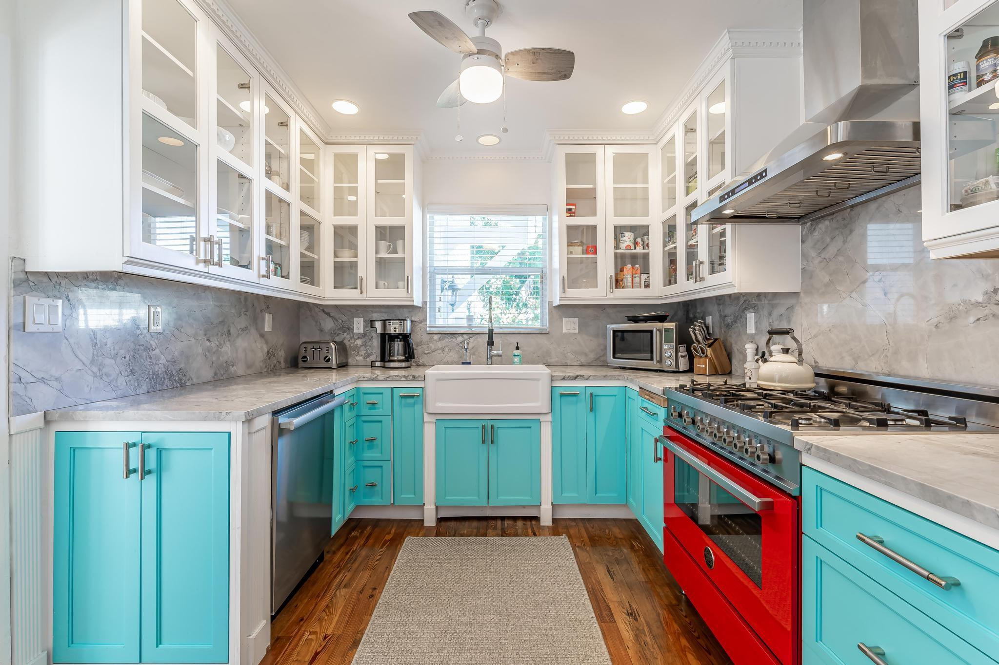 615 NE 17th Way