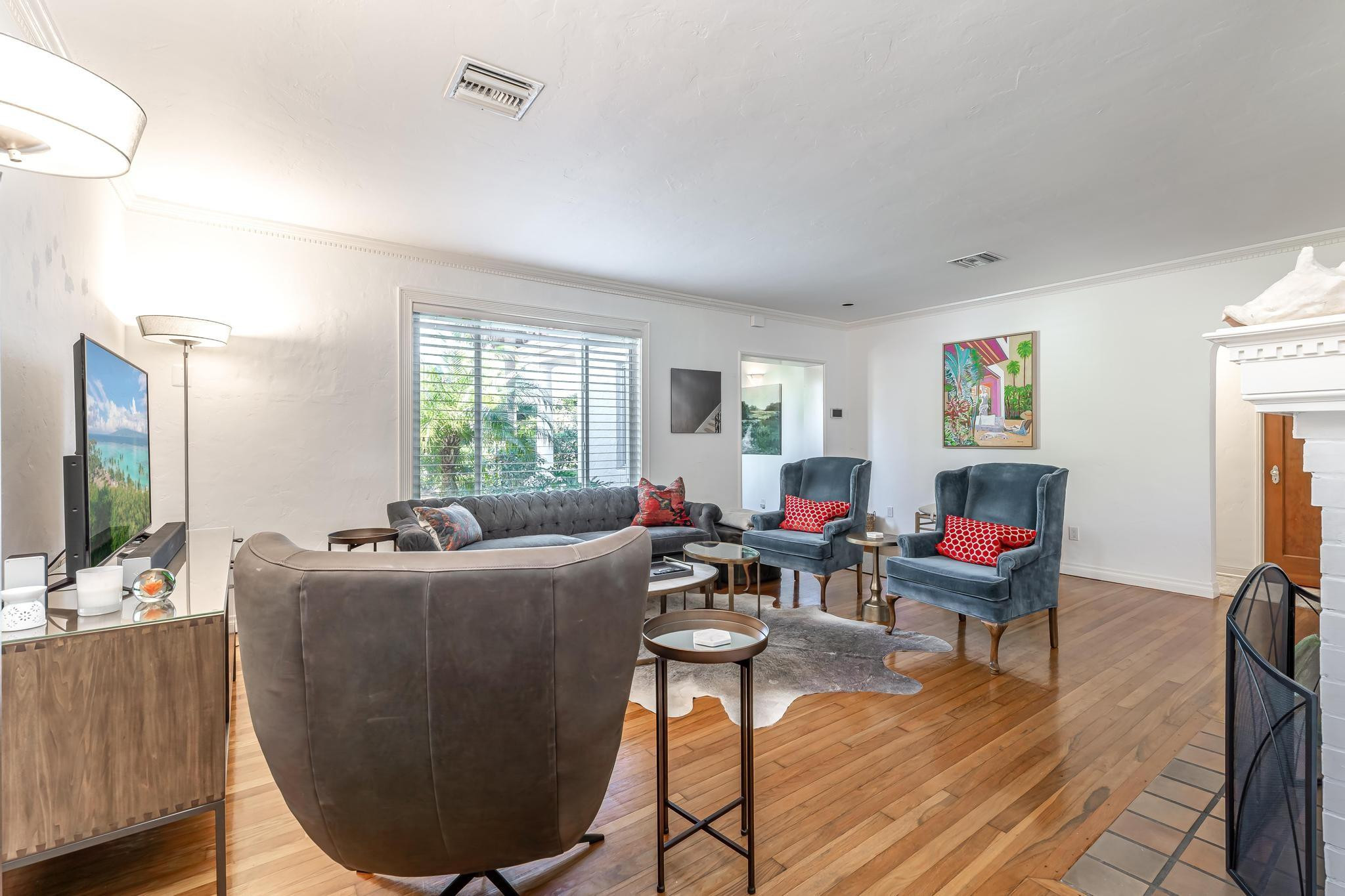 615 NE 17th Way
