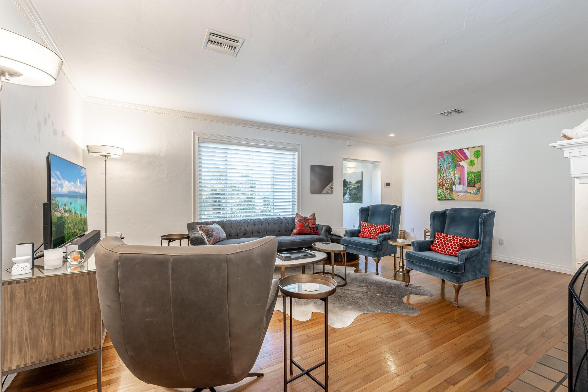 615 NE 17th Way