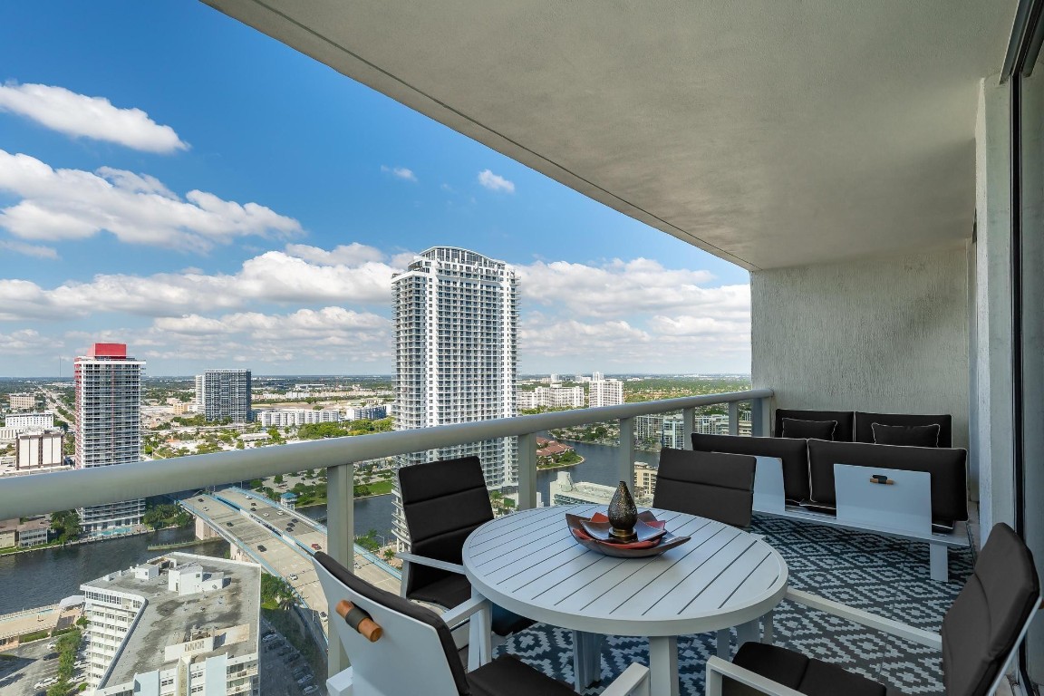 1800 S Ocean Dr 3109