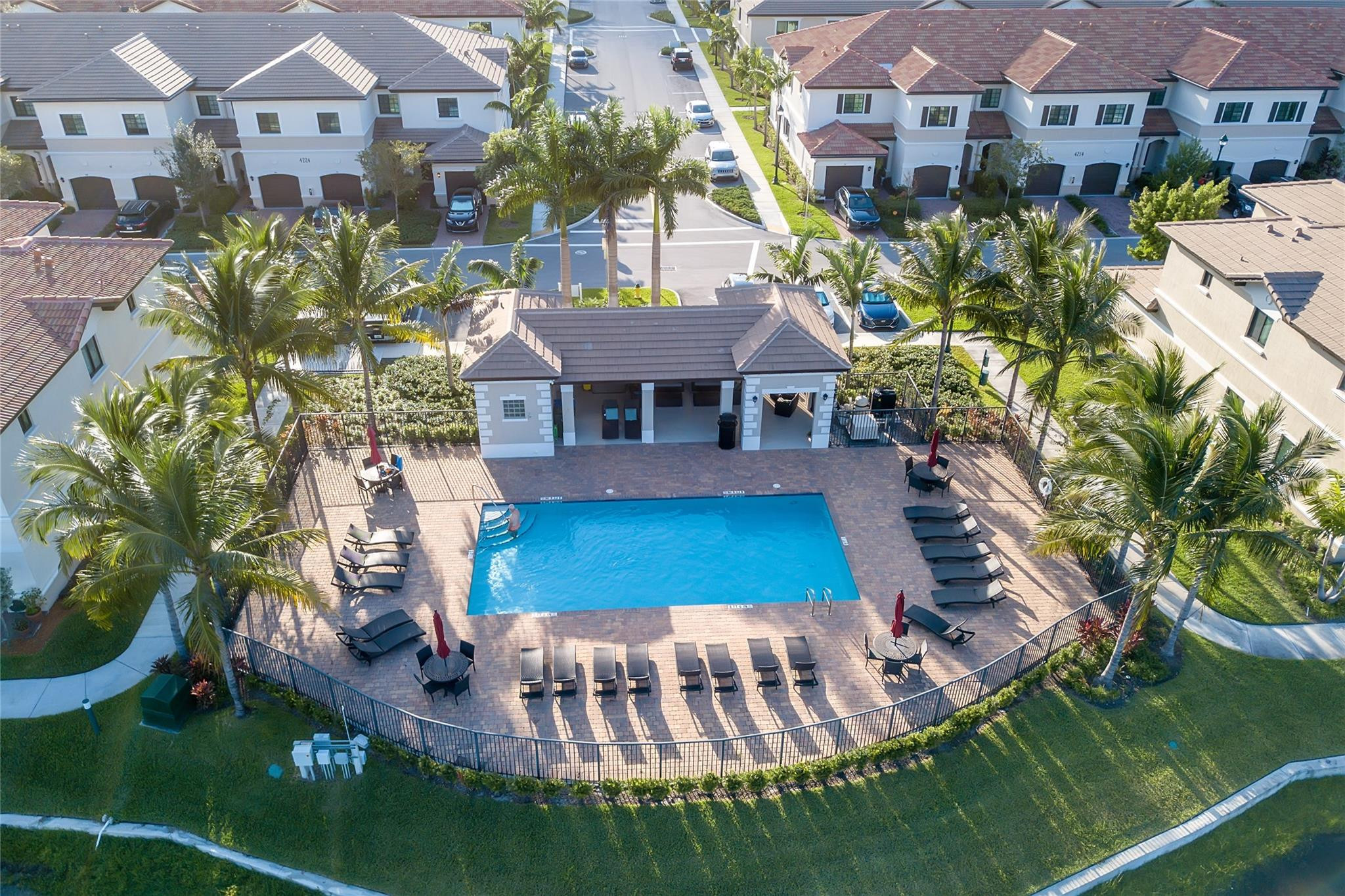 4228 N Dixie Hwy 108