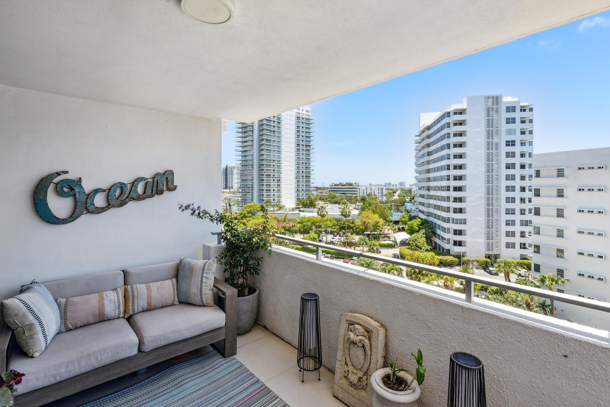 11 Island Ave 808