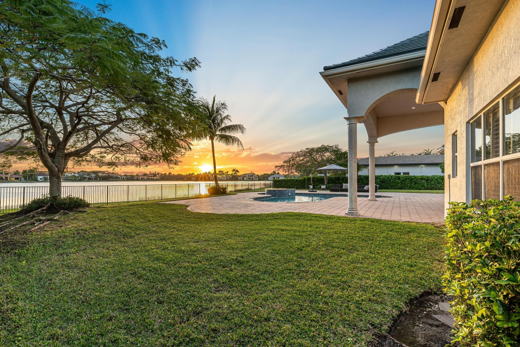 3111 Lake Ridge Ln