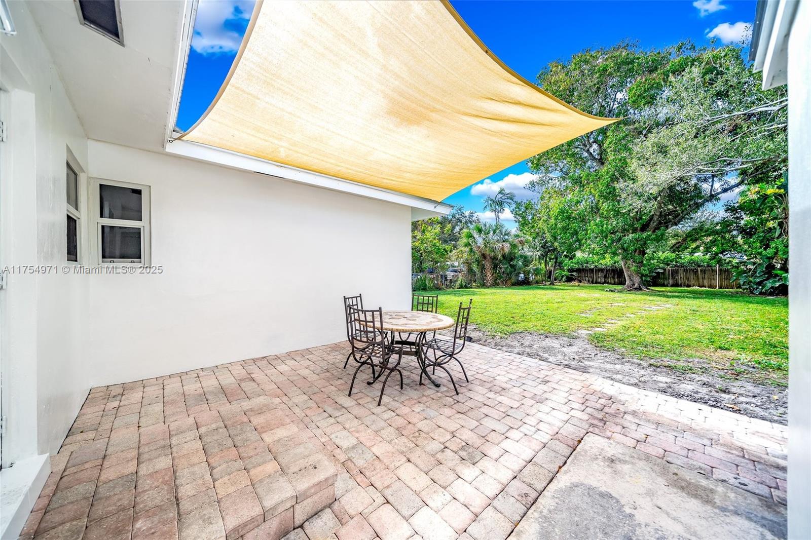 209 SW 18th Ave