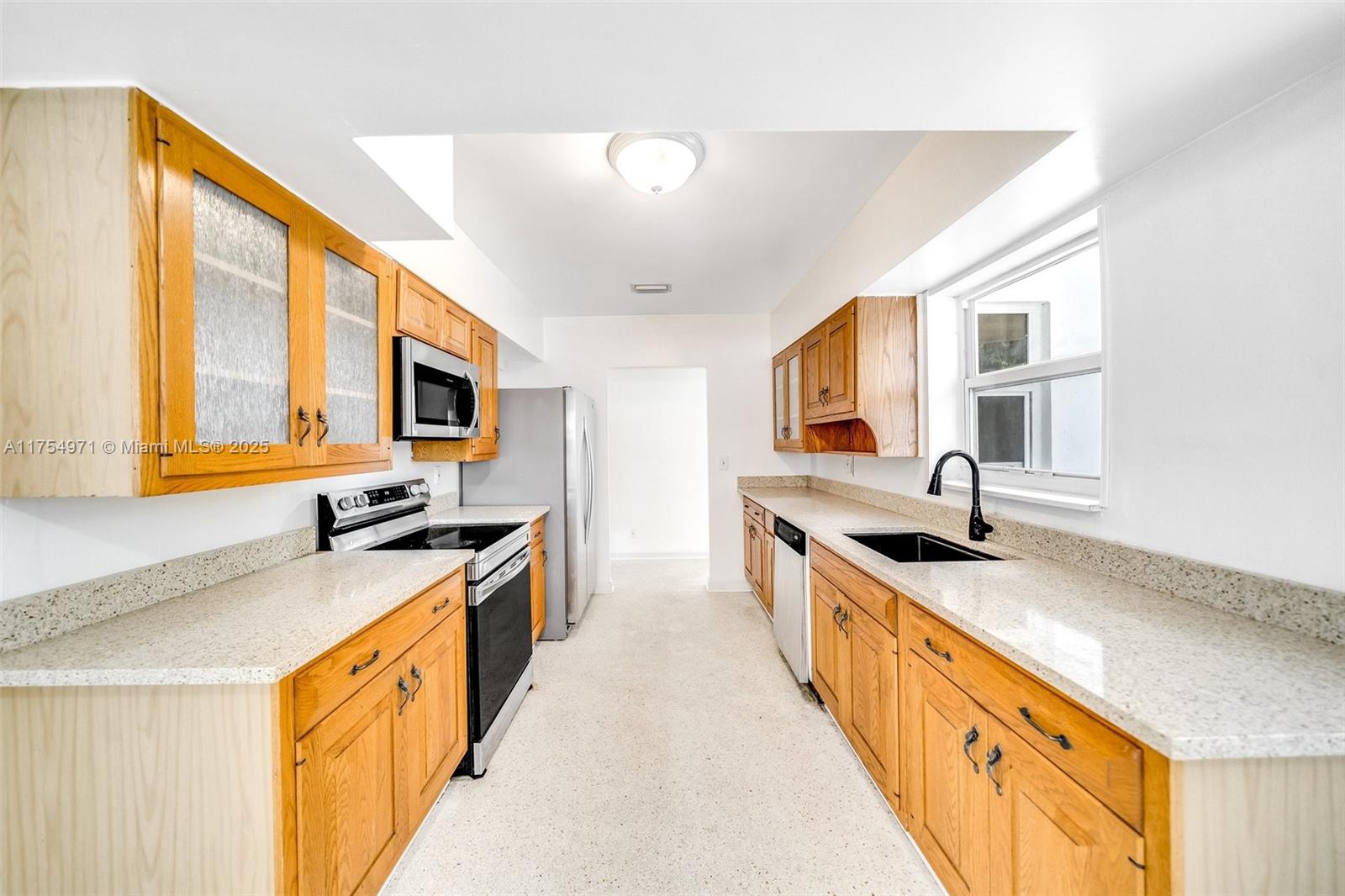 209 SW 18th Ave