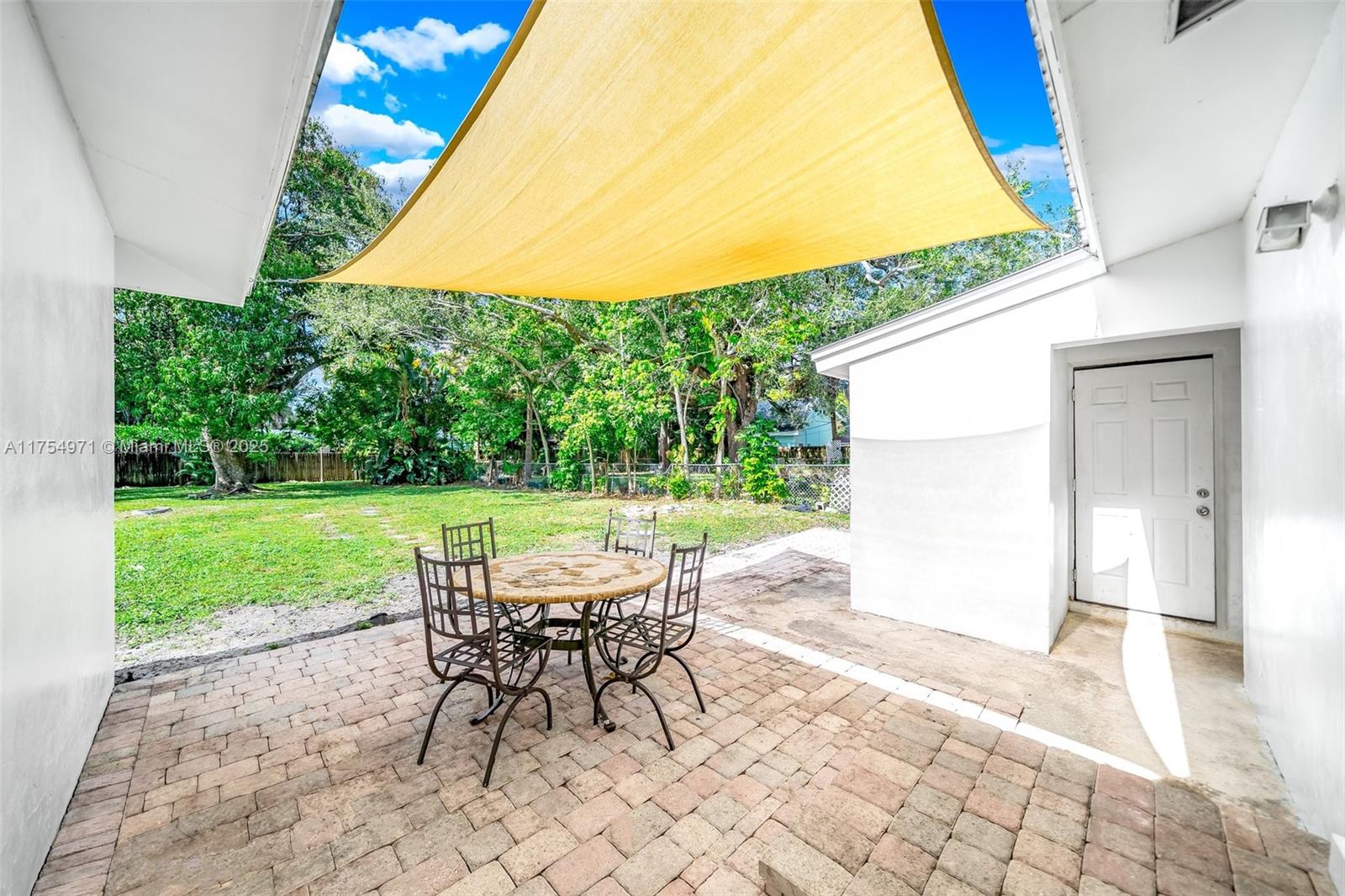 209 SW 18th Ave