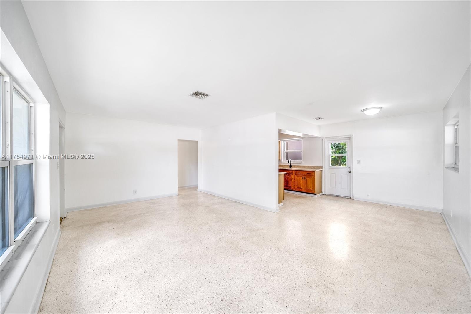 209 SW 18th Ave