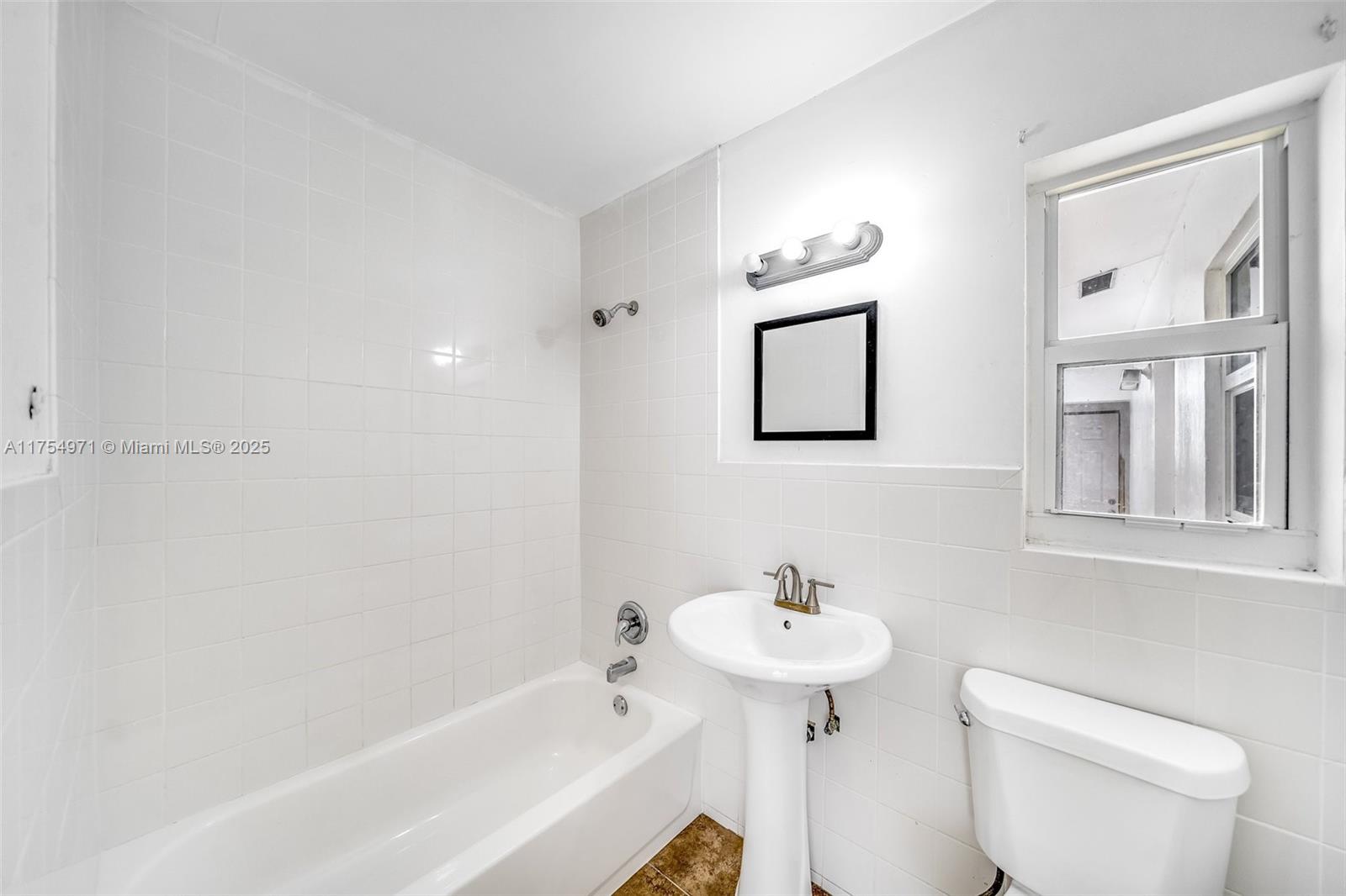 209 SW 18th Ave