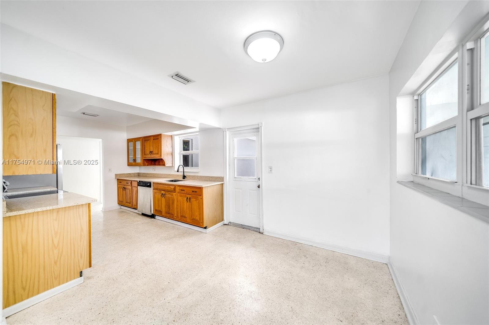 209 SW 18th Ave