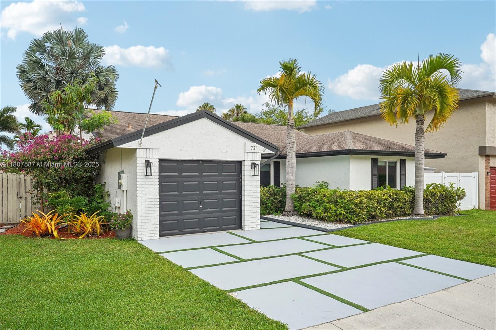 731 Briarwood Ter