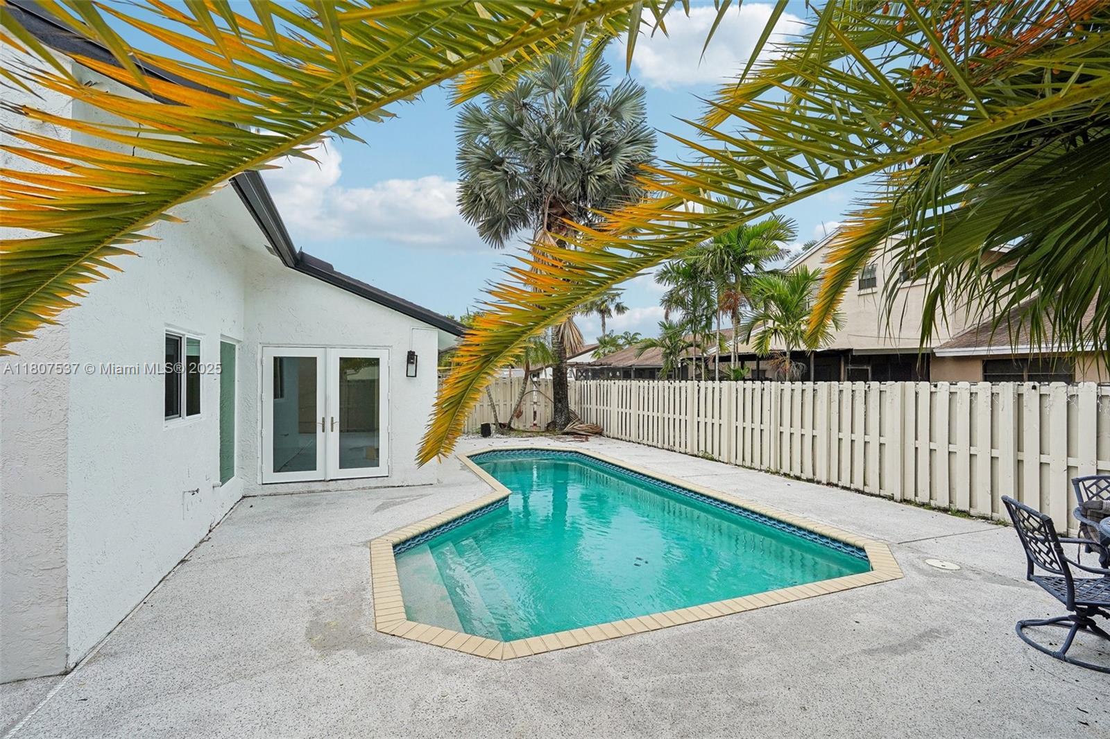 731 Briarwood Ter