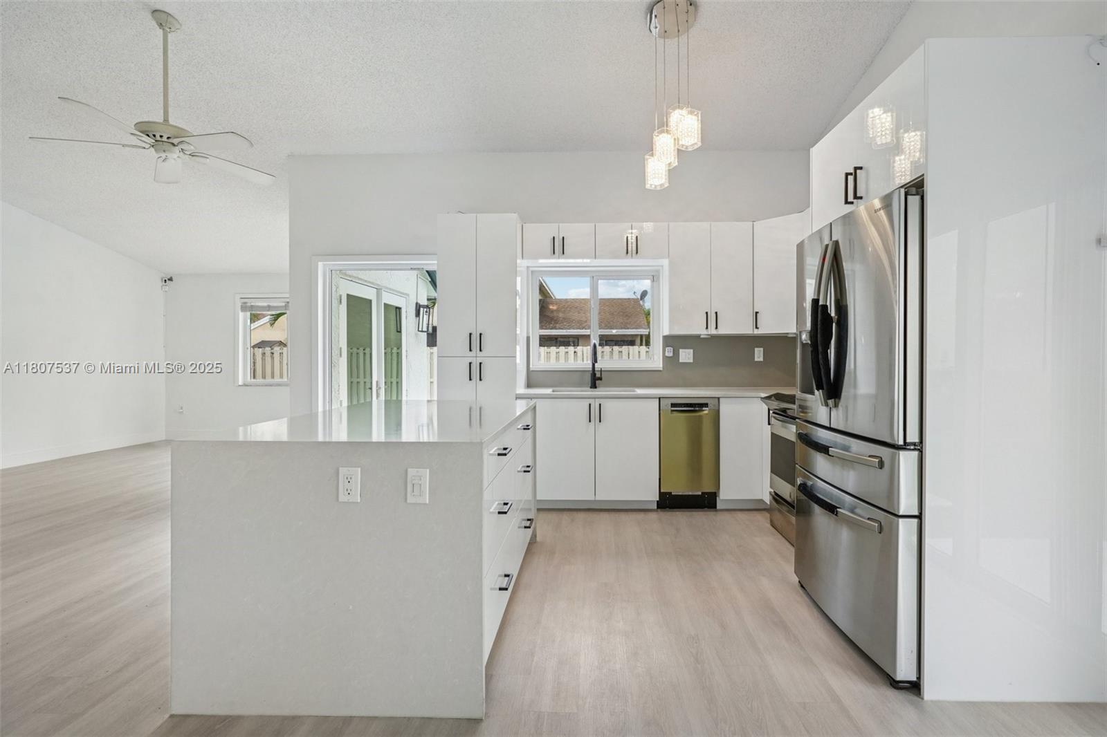 731 Briarwood Ter