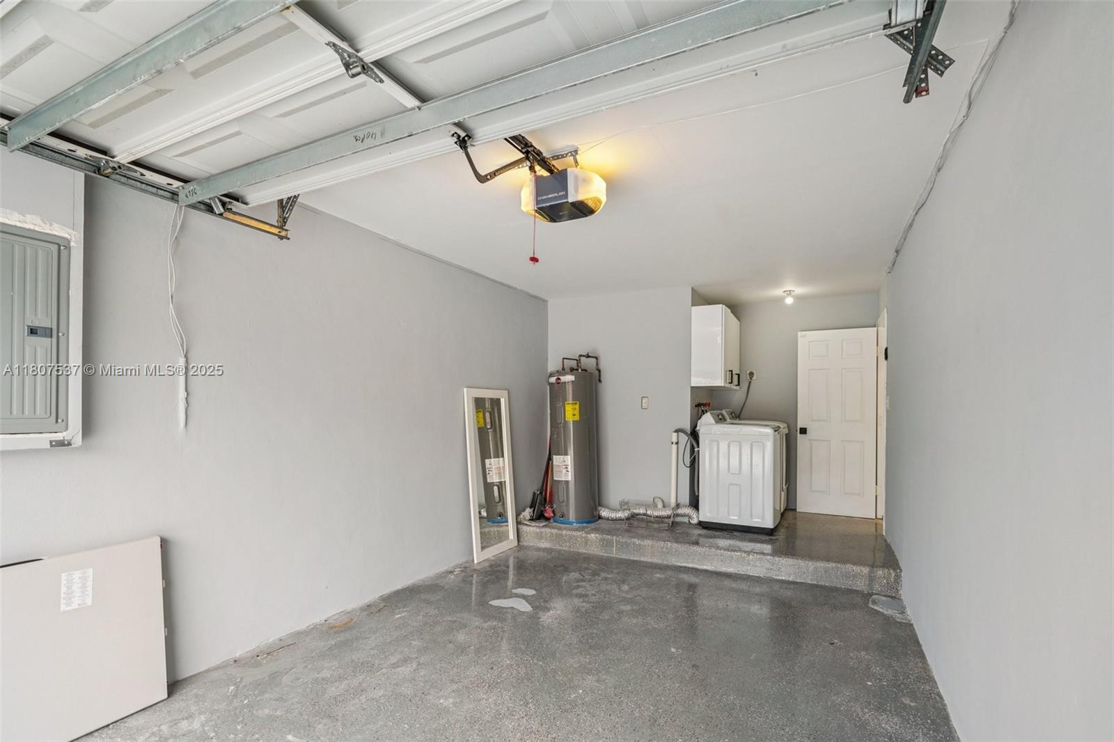 731 Briarwood Ter