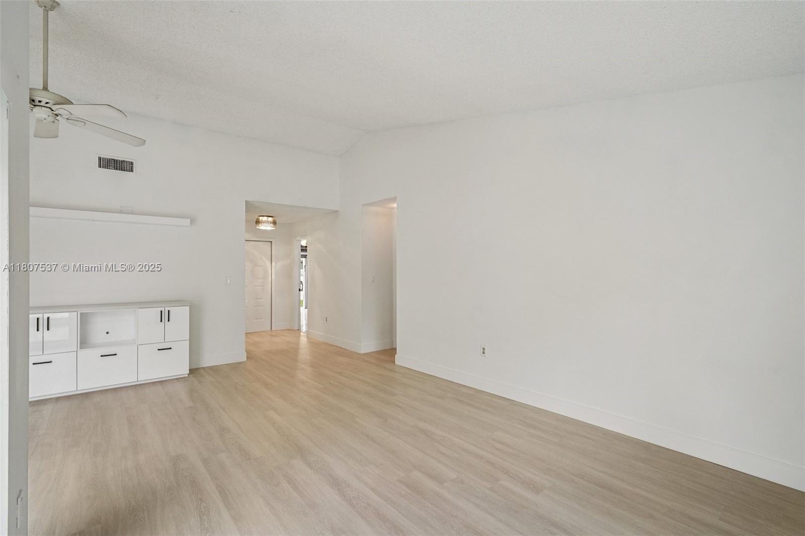 731 Briarwood Ter