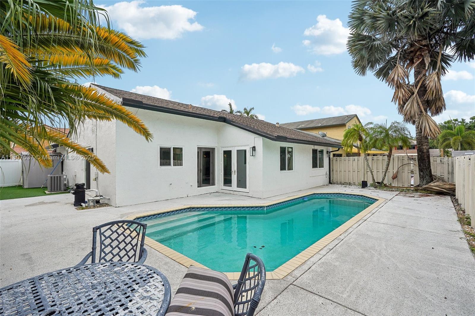 731 Briarwood Ter