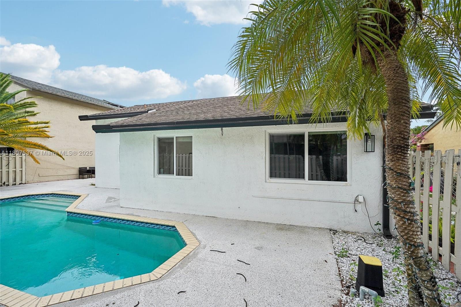 731 Briarwood Ter