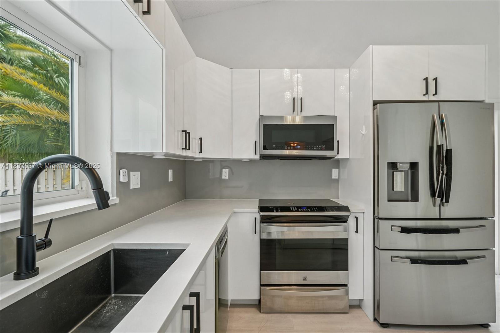 731 Briarwood Ter