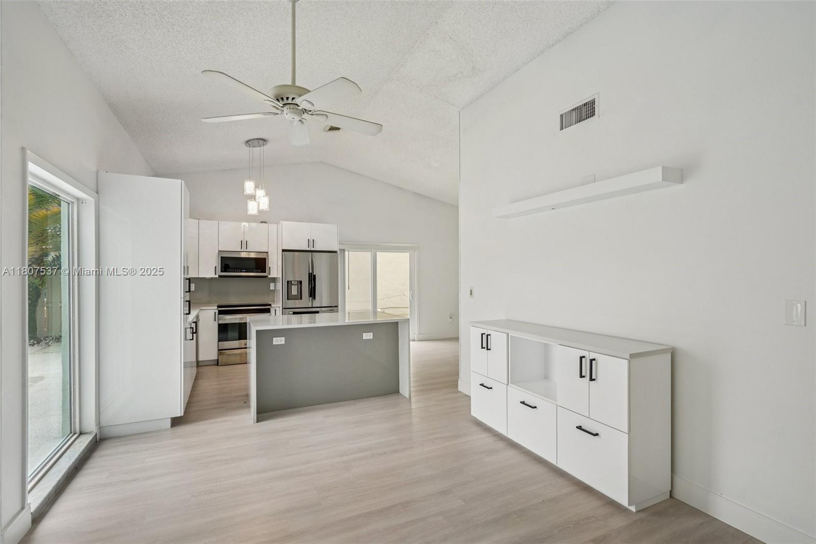 731 Briarwood Ter