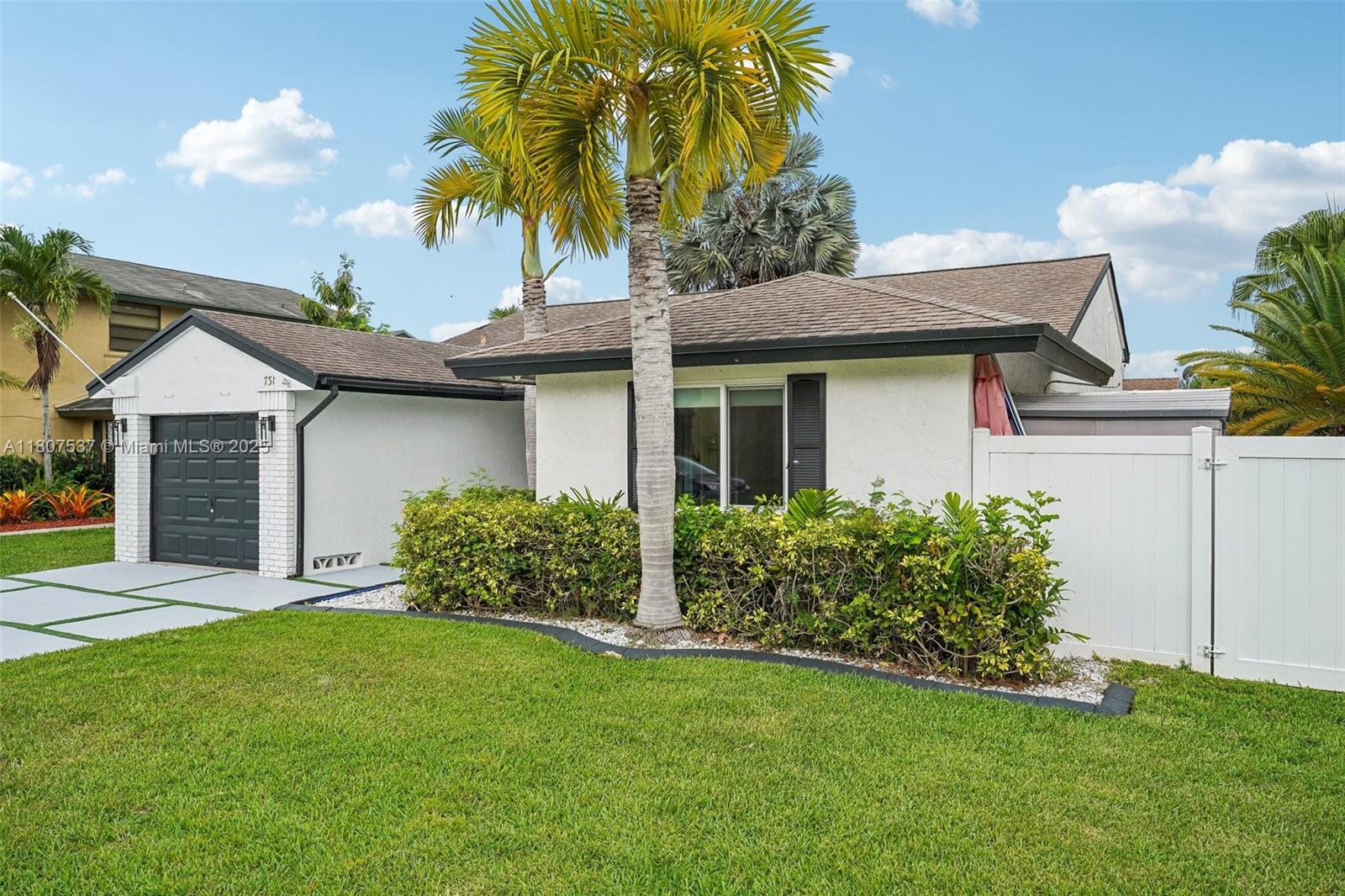 731 Briarwood Ter