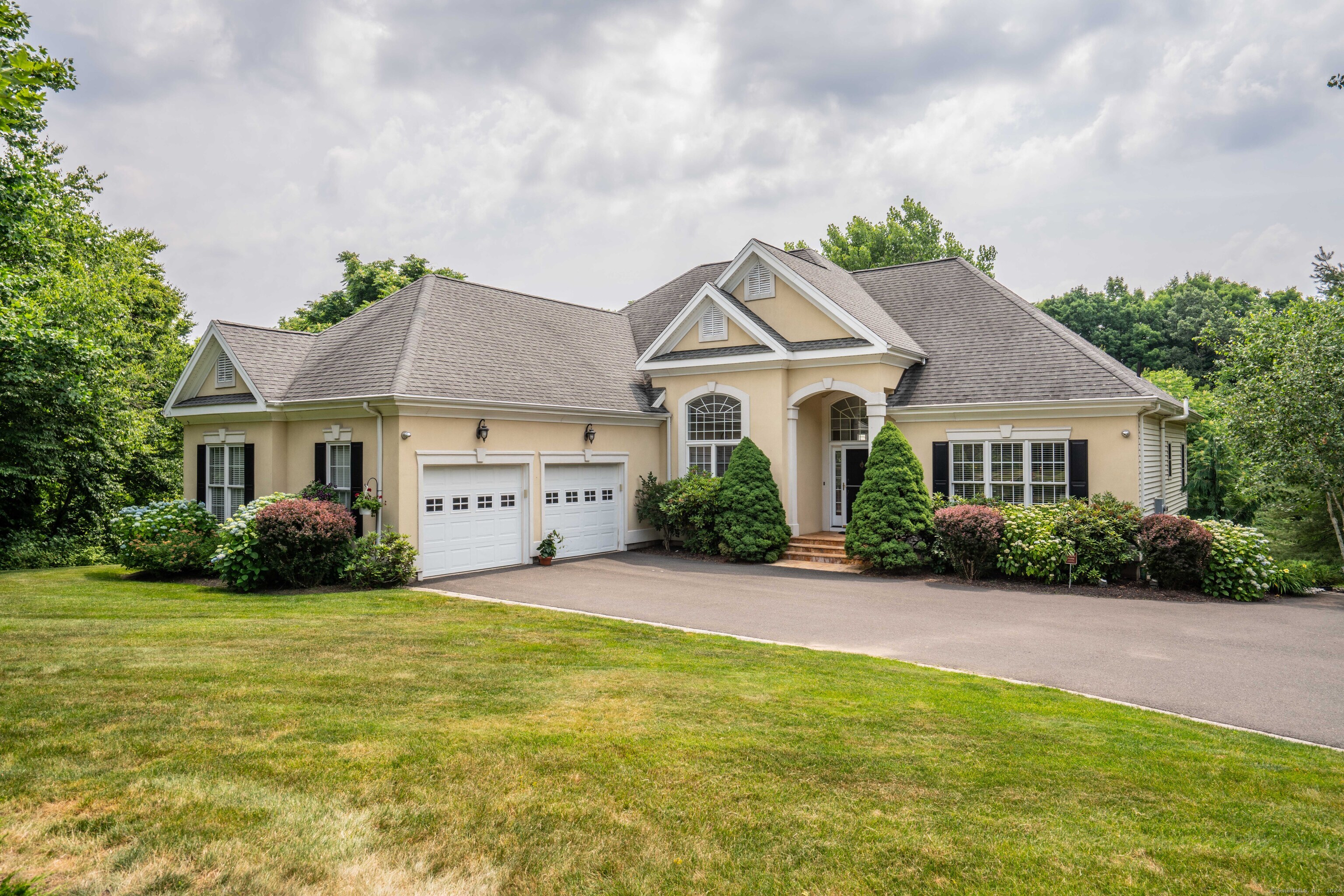 16 Worthington Drive