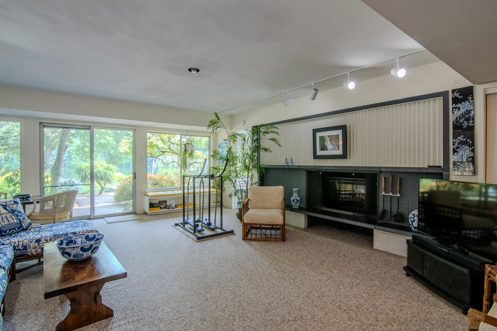 184 Woodpond Road
