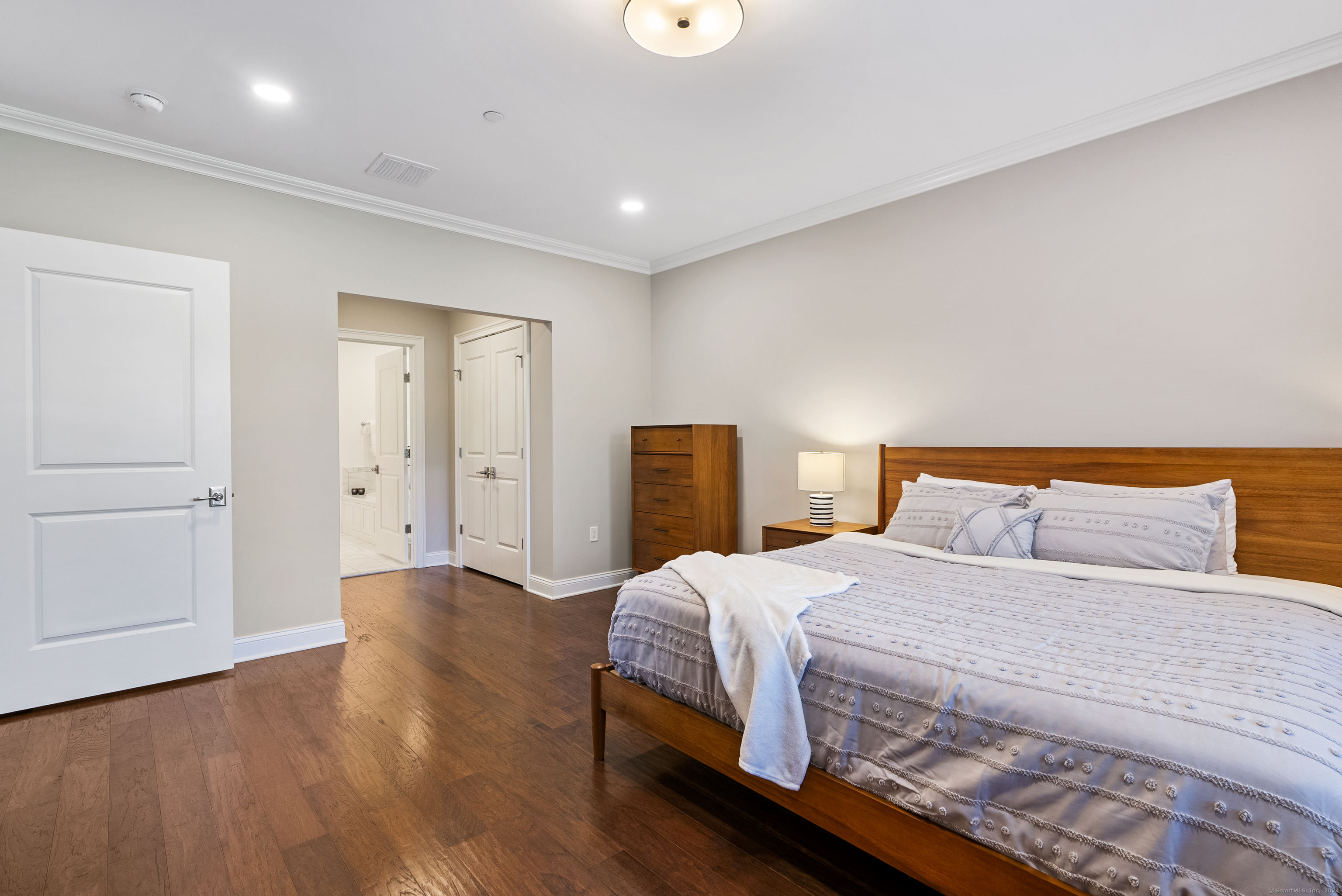 788 Avenue APT 104