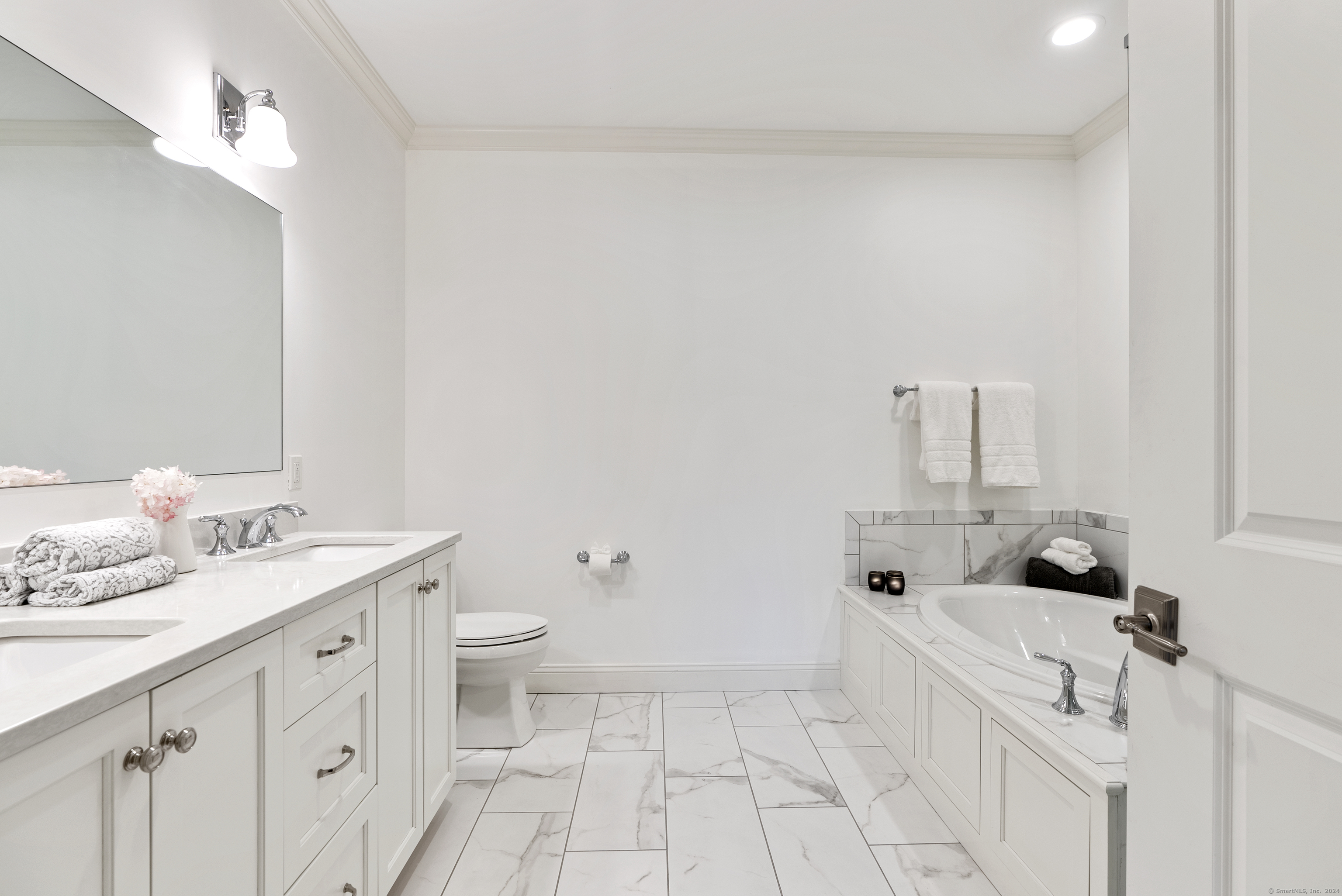 788 Avenue APT 104