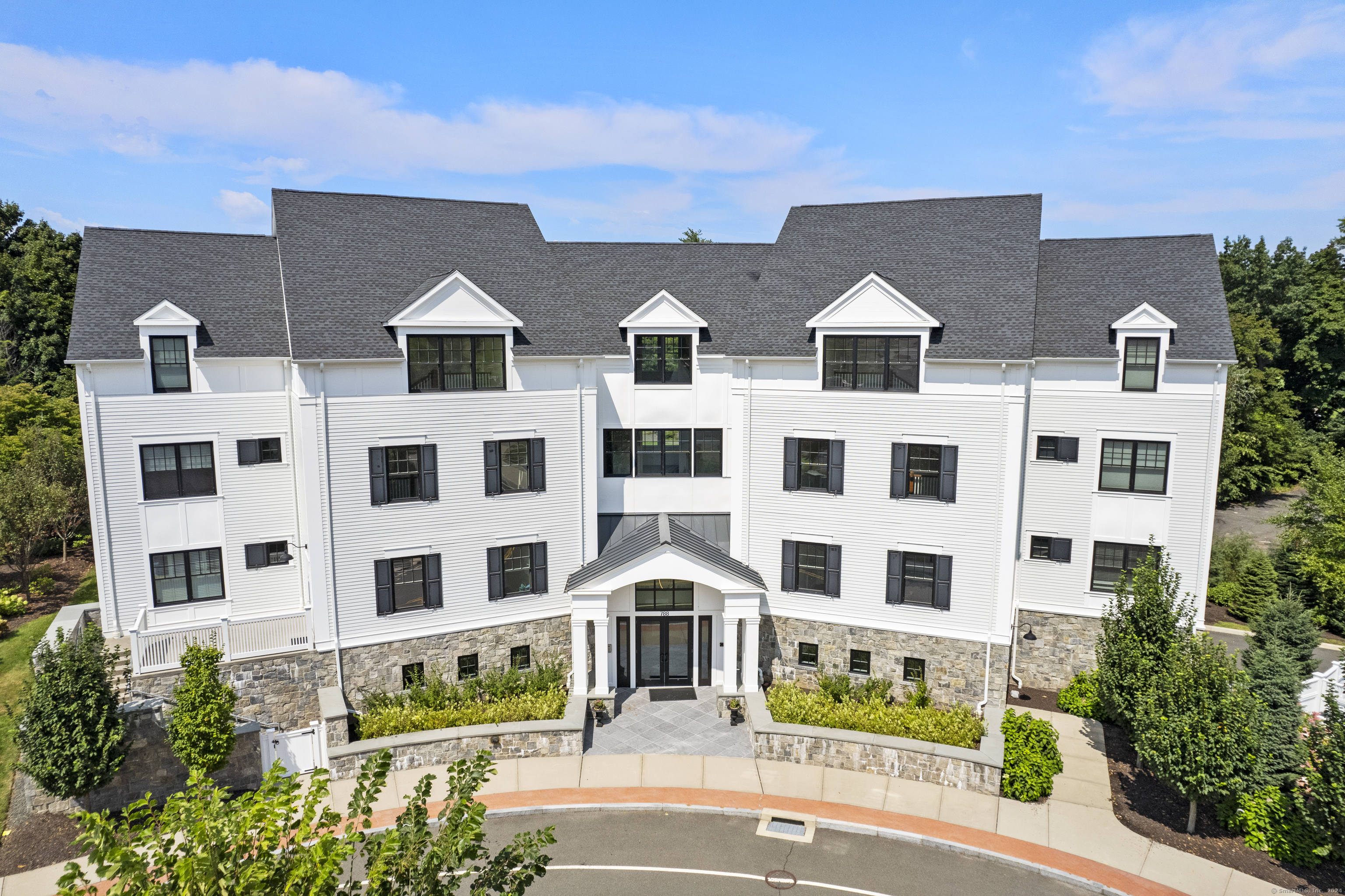 788 Avenue APT 104