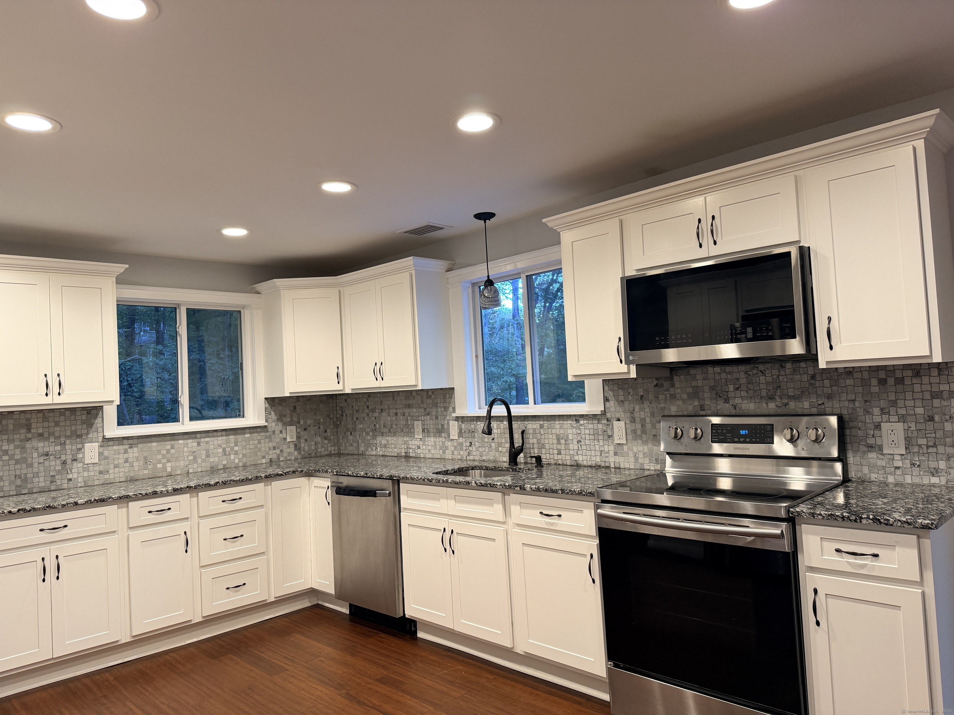 208 Spielman Highway