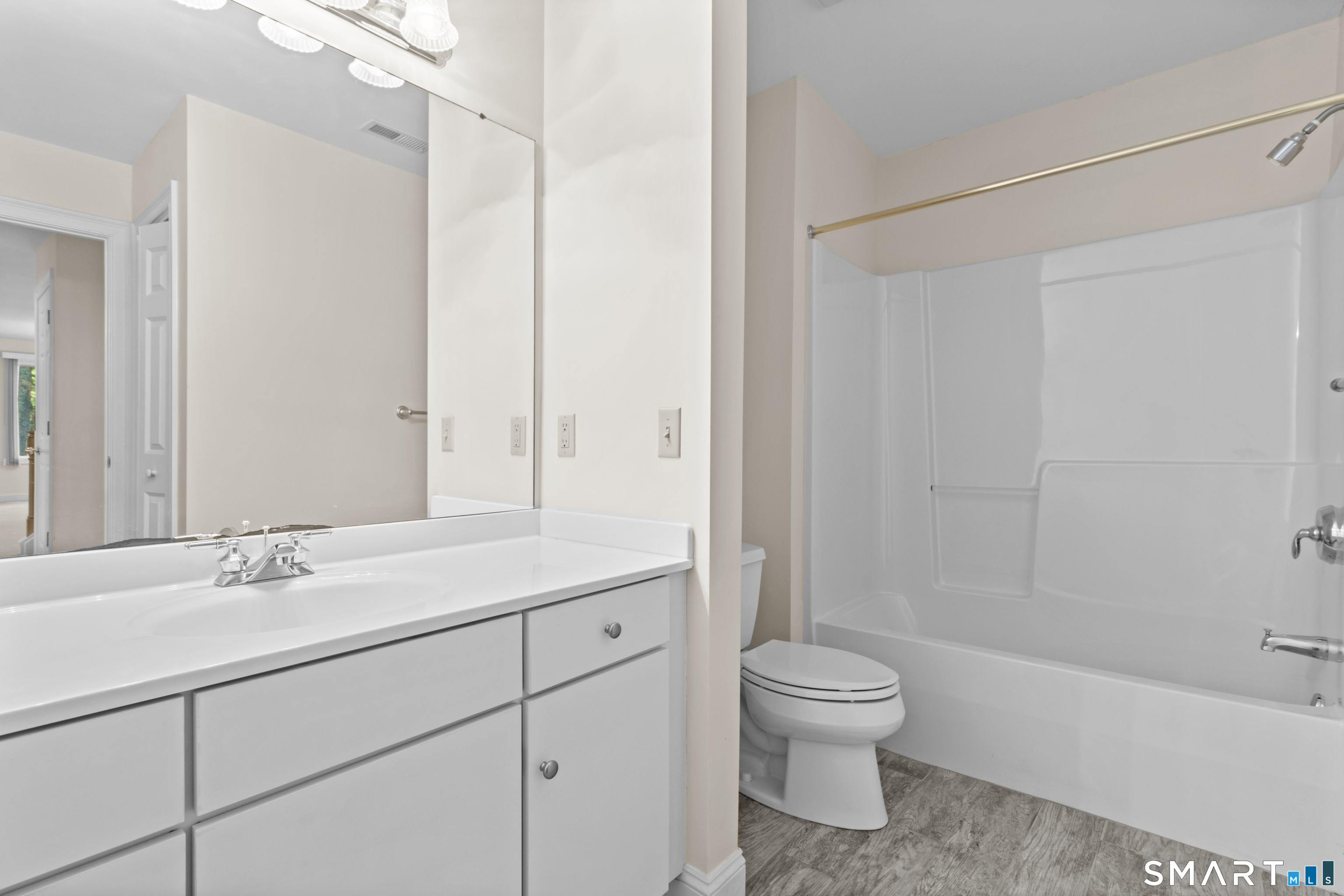 1 Greenwich Lane 1