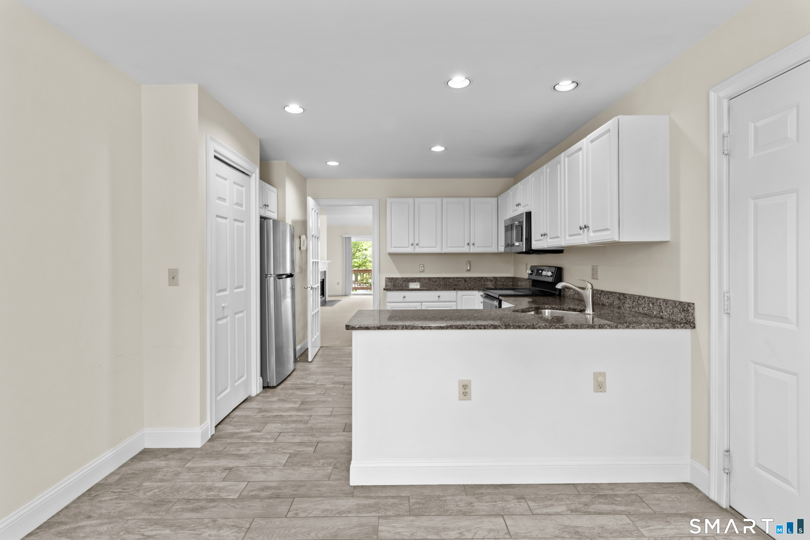 1 Greenwich Lane 1
