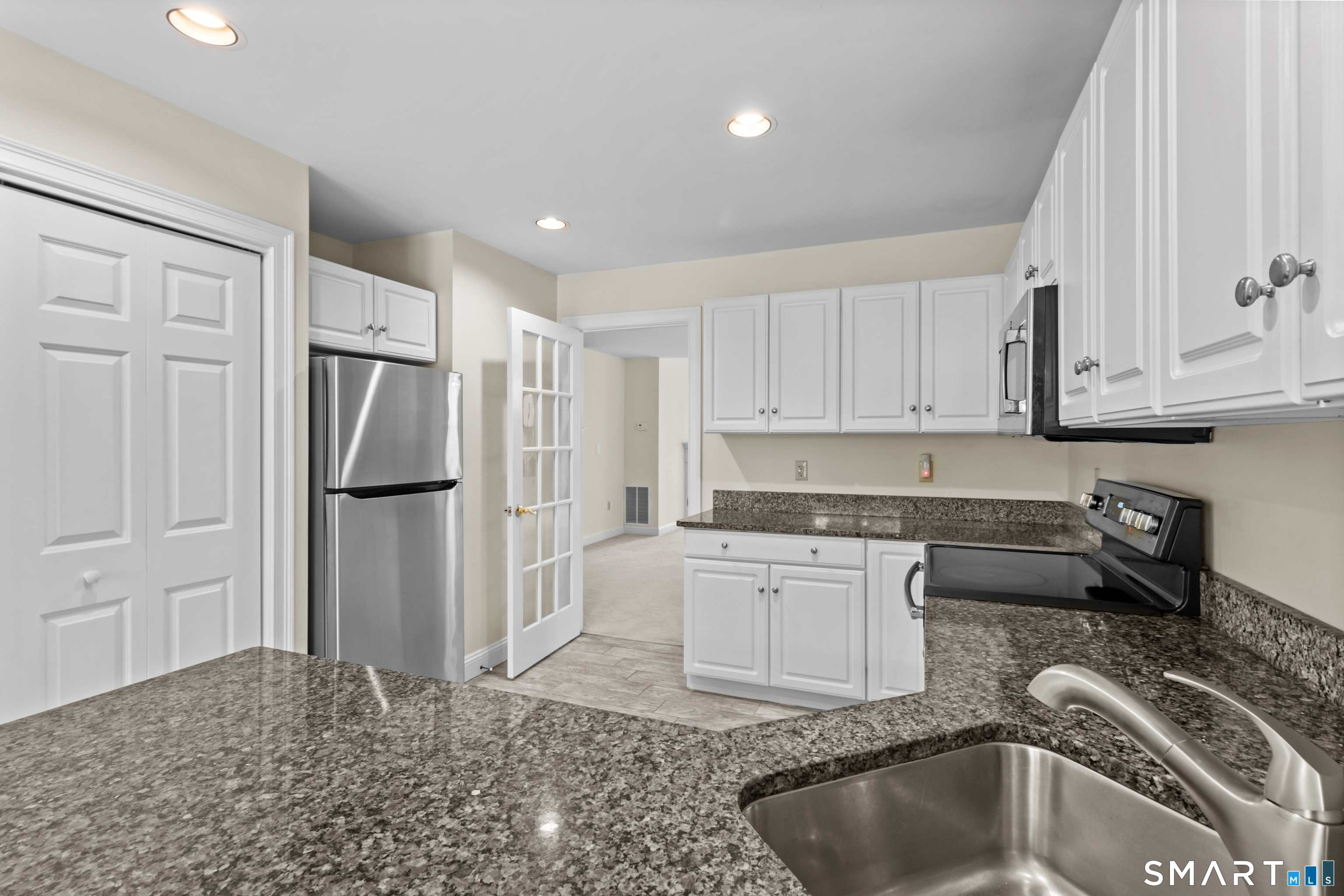1 Greenwich Lane 1